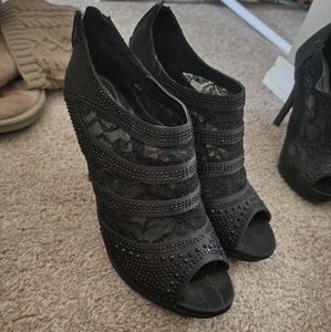 8.5 Black Heals